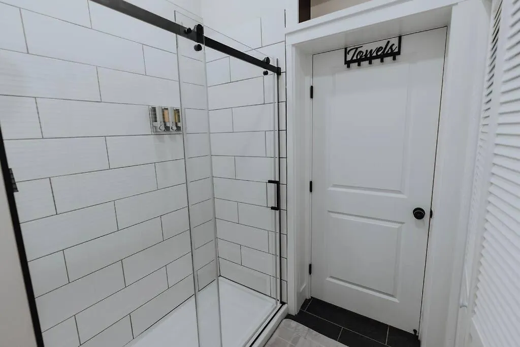 Apartment Spacious 8Br-4Ba Group Hq Patio&Games Soulard Saint Louis
